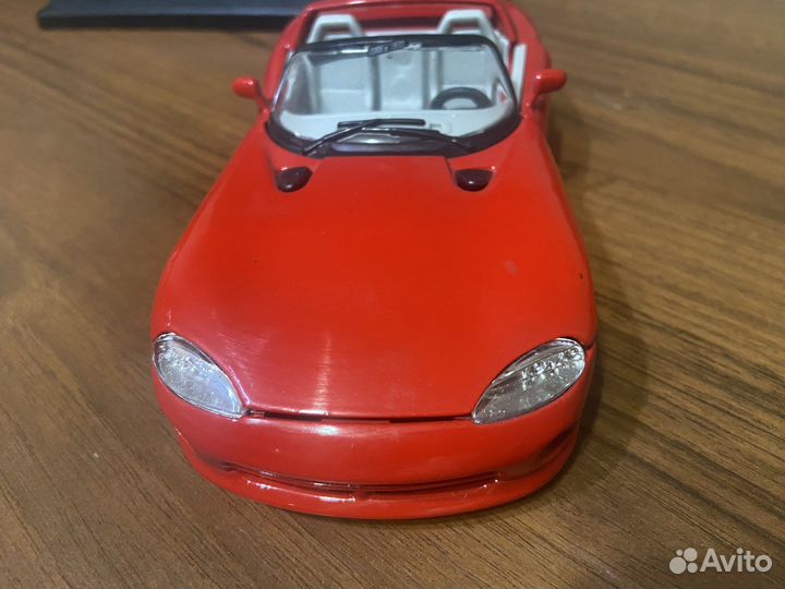 Bburago Dodge Viper RT 10 1:24