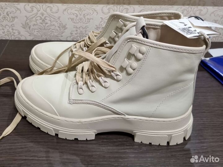 Ботинки Zara 39 новые
