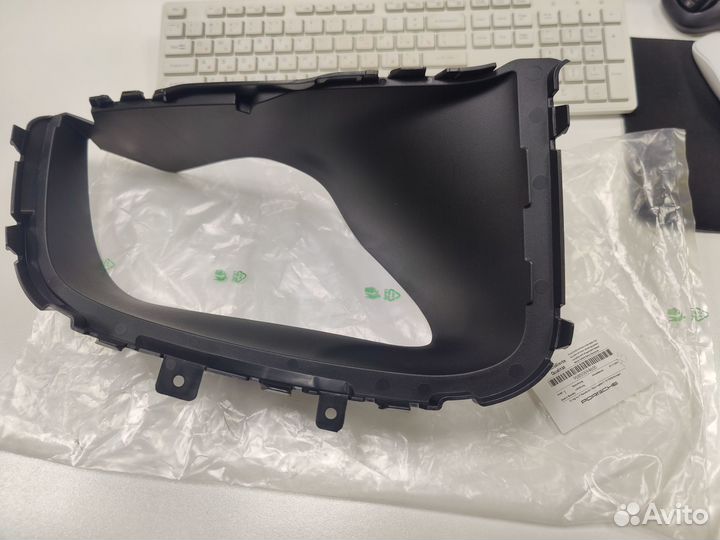 Накладка решетки в бампер porsche cayenne 15-17