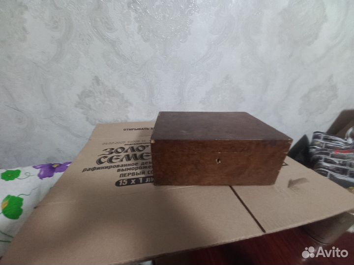 Старинная шкатулка - дерево