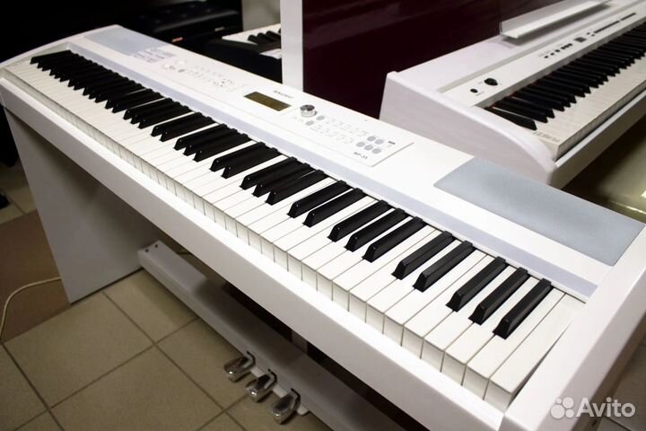 Цифровое пианино белое в корпусе Ringway