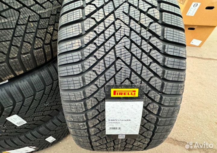 Pirelli Scorpion Winter 2 275/40 R22 и 315/35 R22 111V