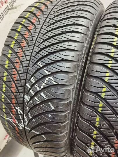 Goodyear Vector 4Seasons 215/45 R16 90V
