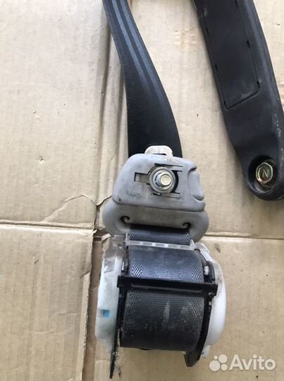 Ремень безопасности Mitsubishi Galant 8 (6100)