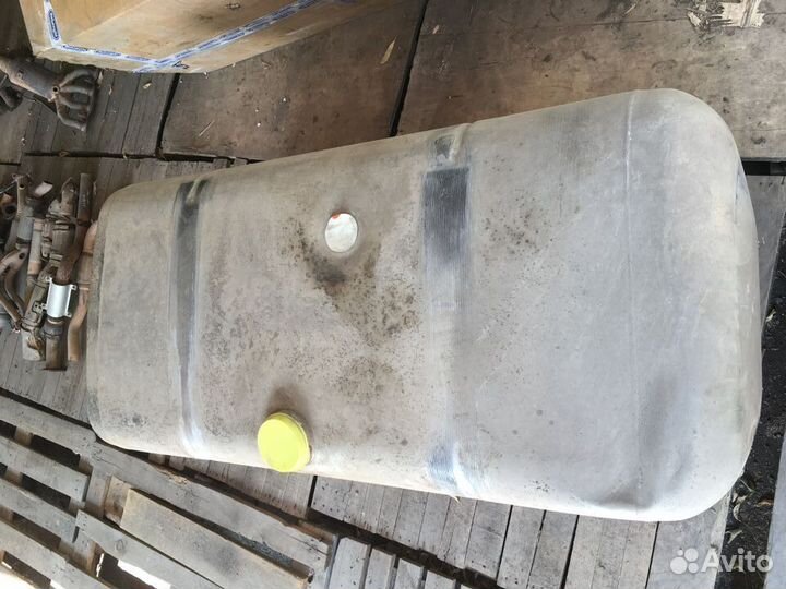 Топливный бак бензобак Mercedes Actros Axor 650L