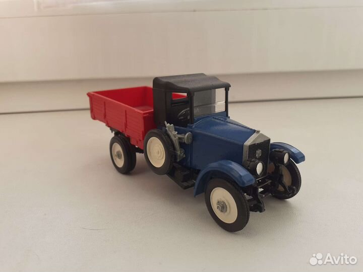 Модель амо Ф15