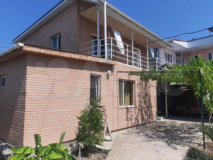 Дом 400 м² на участке 9 сот.