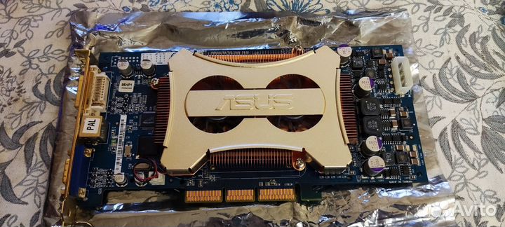 Asus V9950 Ultra Deluxe 256MB (FX 5900 Ultra)