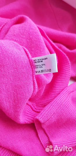 Джемпер ярко-розовый шерсть