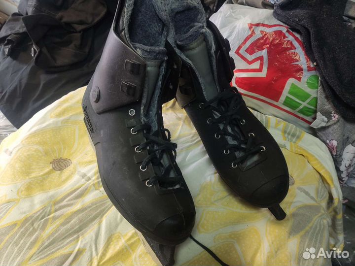 Коньки хоккейные 43 размер