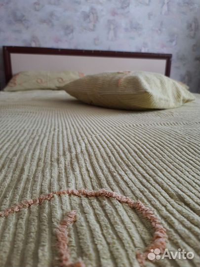 Покрывало с наволочками (3 штуки )
