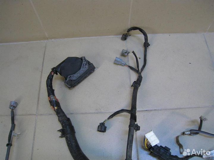 Жгут проводки двигателя Toyota Yaris P13 2015