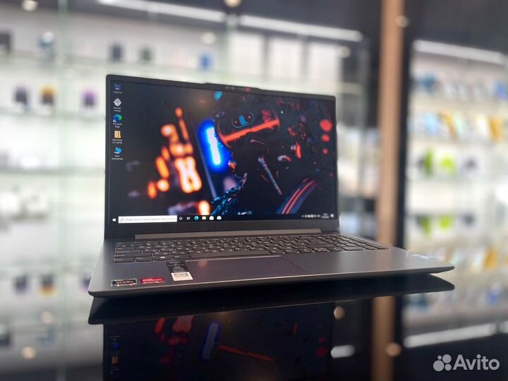 Мощь Ноутбук Lenovo IdeaPad Ryzen 5 7520U/15,6/SSD