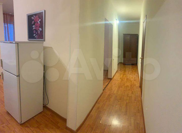 2-к. квартира, 65 м², 2/10 эт.