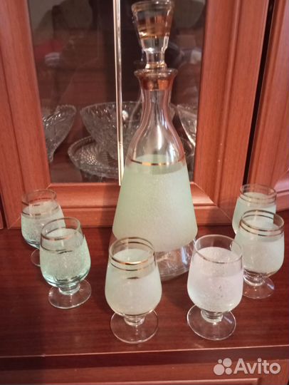 Графин с рюмками