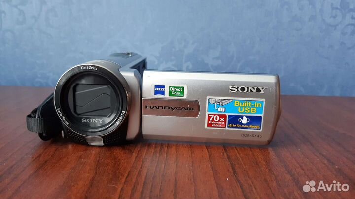 Видеокамера Sony DCR-SX45E