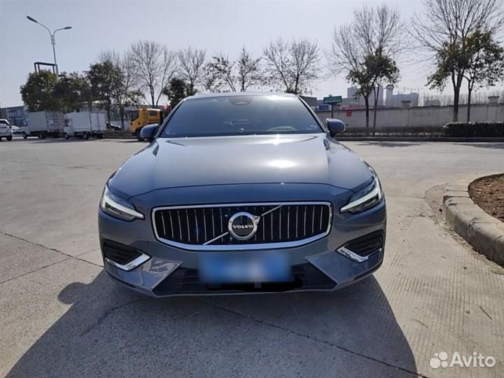 Volvo S60 2.0 AT, 2022, 18 000 км