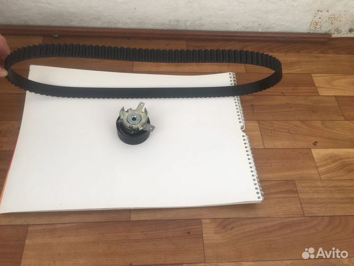Ремень грм с роликом Ford Focus 3