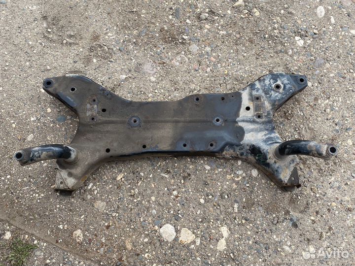 Подрамник mitsubishi lancer 10 передний