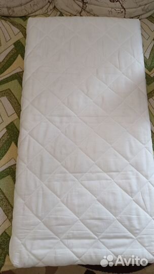 Детская кроватка с матрасом