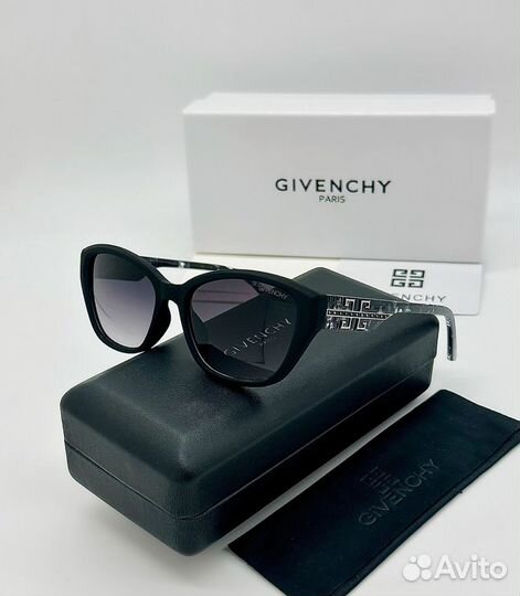 Солнцезащитные очки Givenchy