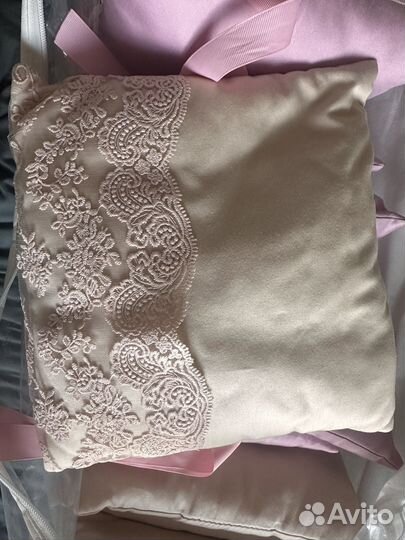 Продам бортики для девочки в кроватку