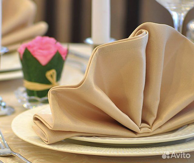 Скатерть, чехлы на стулья, юбка для президиума