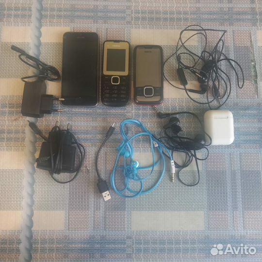 Мобильные телефоны,зарядки,гарнитуры