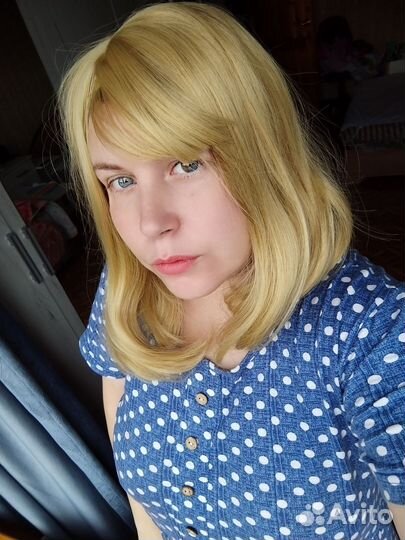 Парик под натуральный блонд каре с удлинением