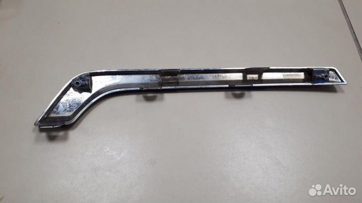 Накладка на решетку радиатора Mitsubishi Outlander