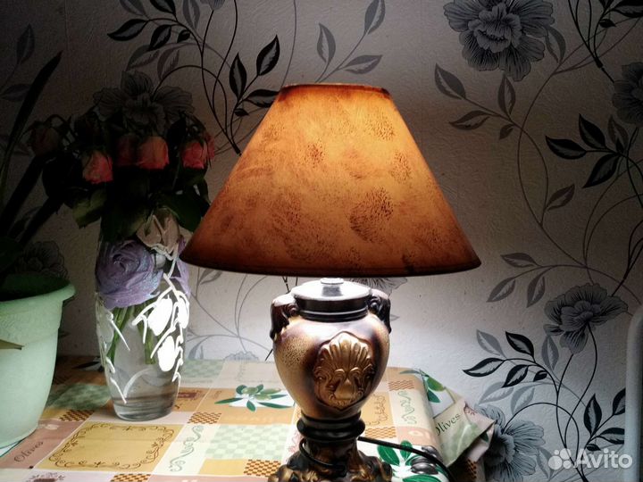 Лампа настольная