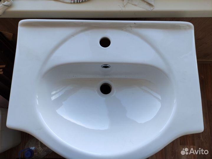 Набор мебели для ванной комнаты размер 600*300