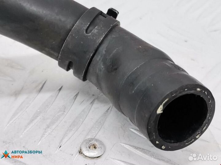 Патрубок радиатора Volkswagen Passat B5 1999