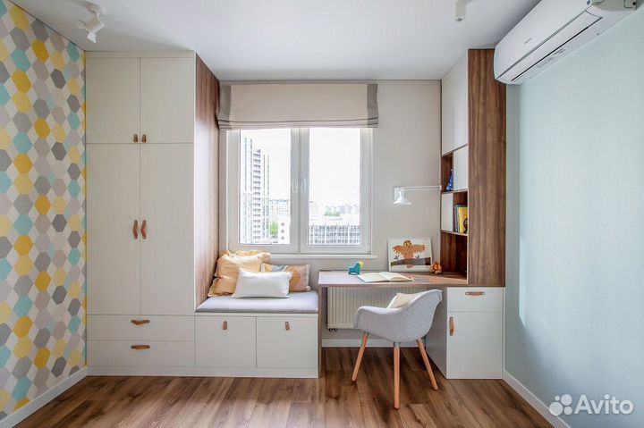 Стол для детской / мебель для школьника