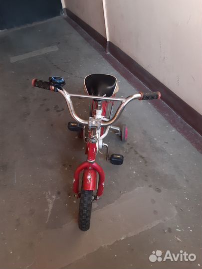 Велосипед детский 4х колесный б/у