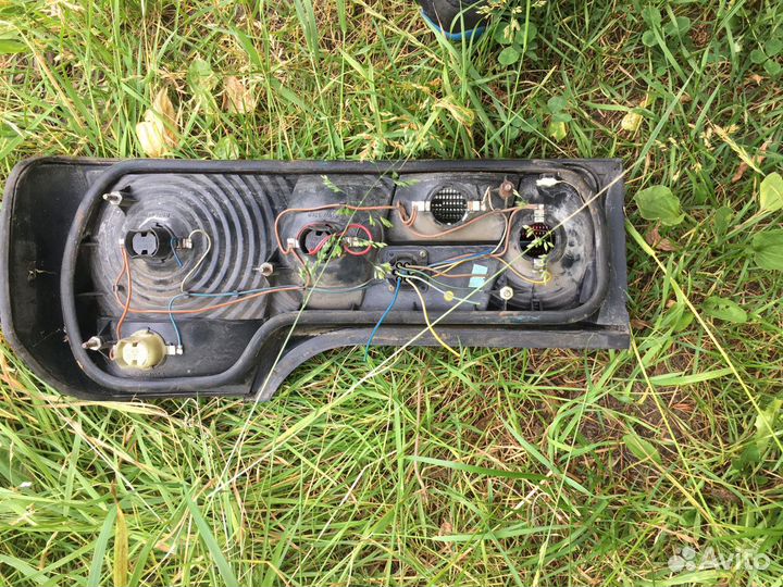 Фонарь задний правый BMW 7 серии Е32