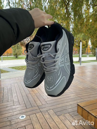 Кроссовки asics