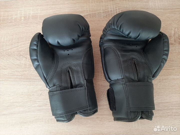 Боксерские перчатки