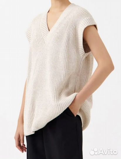 Жилет вязаный
