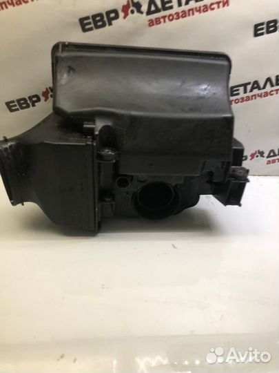 Корпус воздушного фильтра Renault Duster