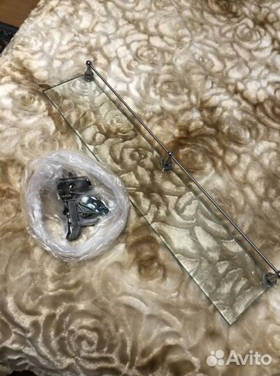 Зеркало с полочкой