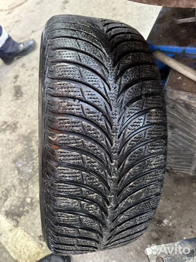 Goodyear UltraGrip Ice 225/55 R17 101T