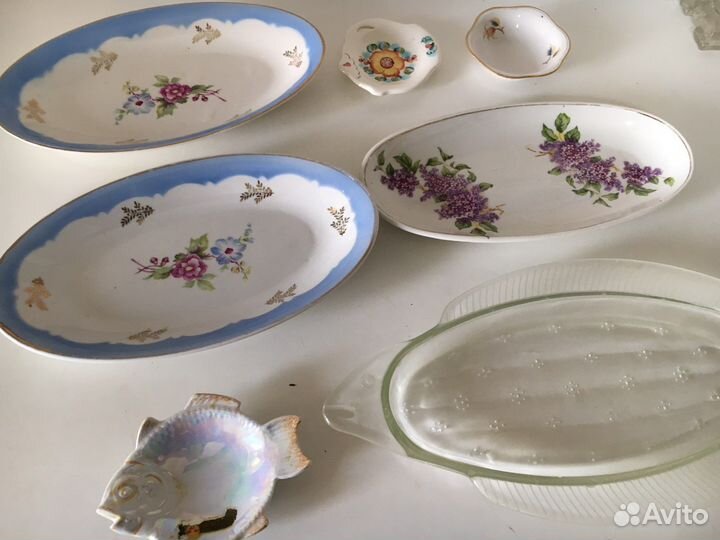 Блюдца, посуда с сиренью, селедочница Рига