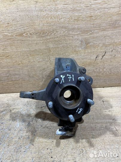 Поворотный кулак правый Ford Focus 2 X71