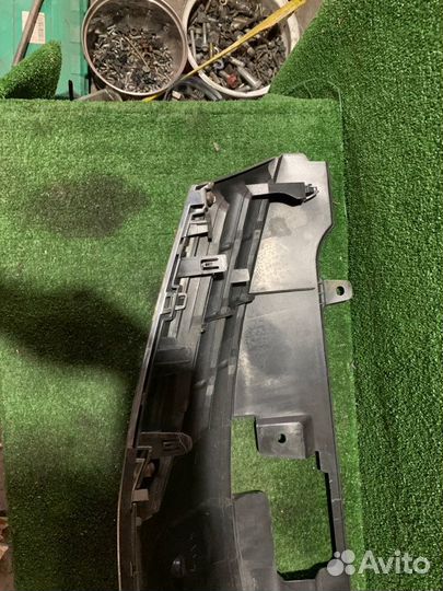 Решетка радиатора Nissan Note E11