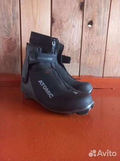 Лыжные ботинки atomic