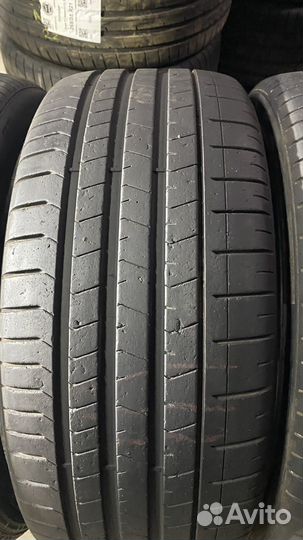 Pirelli P Zero PZ4 285/35 R23 и 325/30 R23