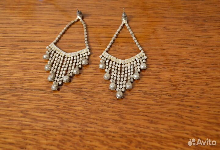 Висячие серьги со стразами