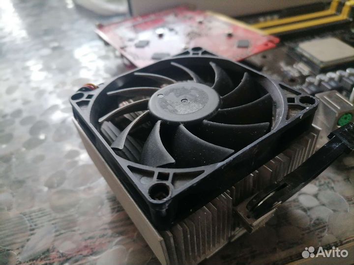 Материнская плата с процессором и памятью