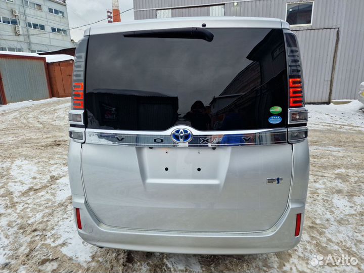 Toyota Voxy 1.8 CVT, 2017, 150 000 км